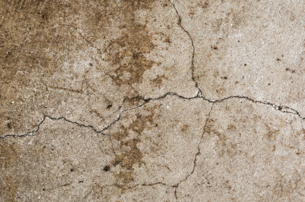 Cracks Floor